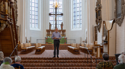 Domprovst Torben Hjul Andersen i domkirken